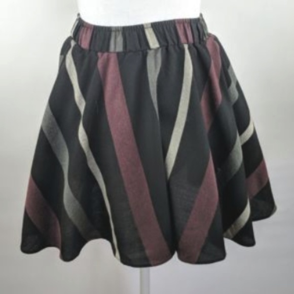 BCBGeneration Striped Mini-Skirt Pockets $59 - Picture 4 of 8